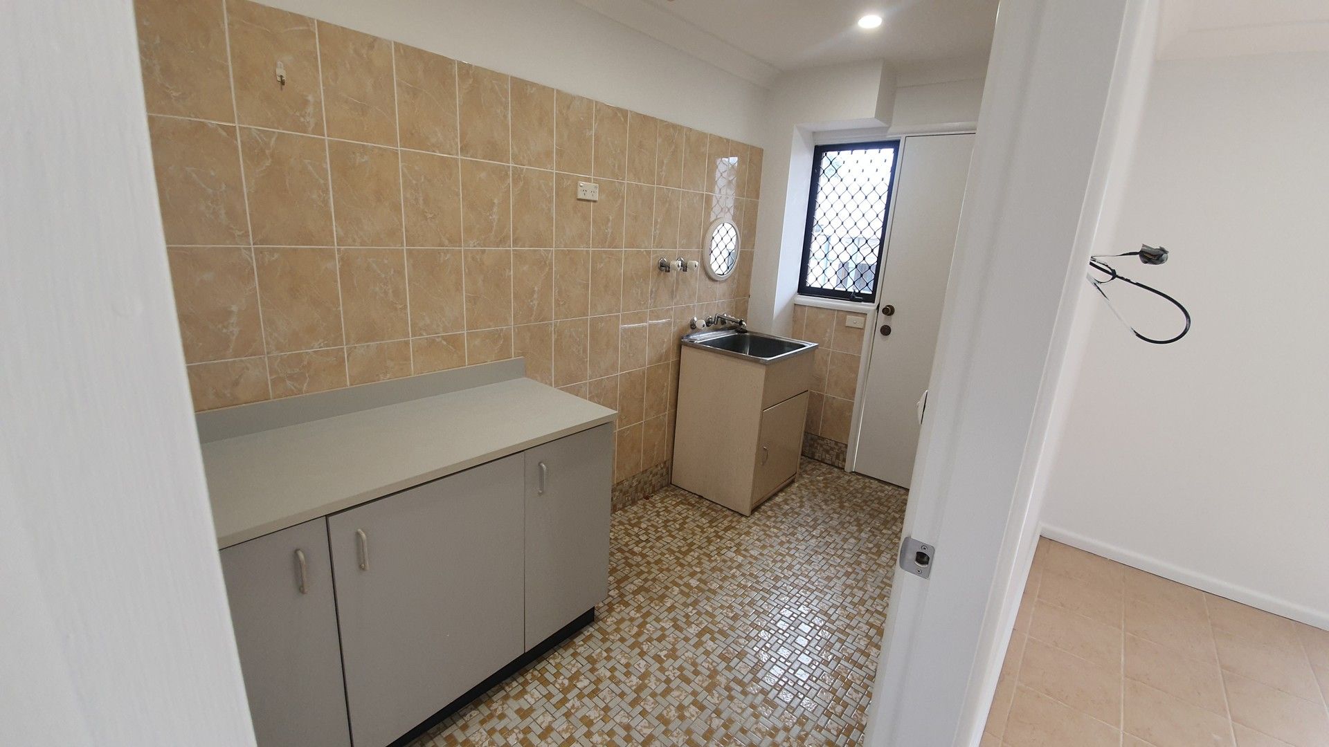 6 bedrooms House in  GLADESVILLE NSW, 2111