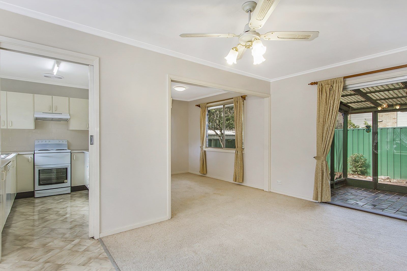 10 Bel Hilton Court, West Gosford NSW 2250, Image 2