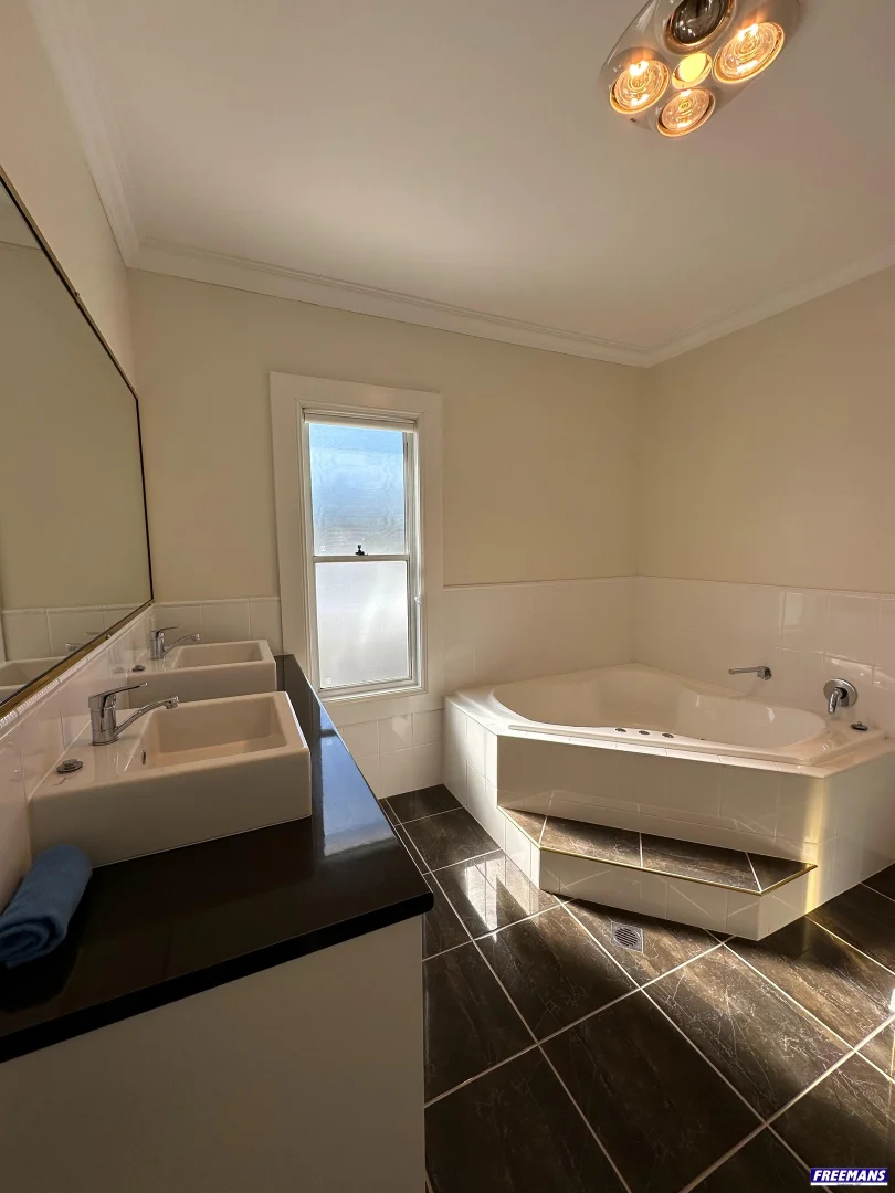 Additional image 25 of 60 Banksia, Kingaroy QLD 4610