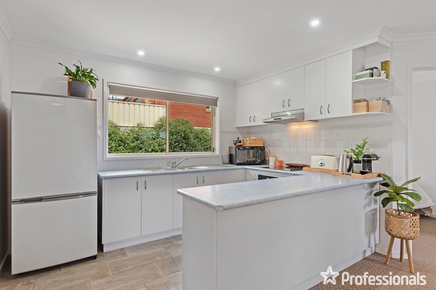 8 Sandner Grove, Golden Square VIC 3555, Image 1