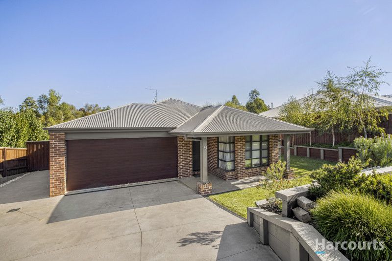 3 bedrooms House in 9 Birdsong Rise NEERIM SOUTH VIC, 3831