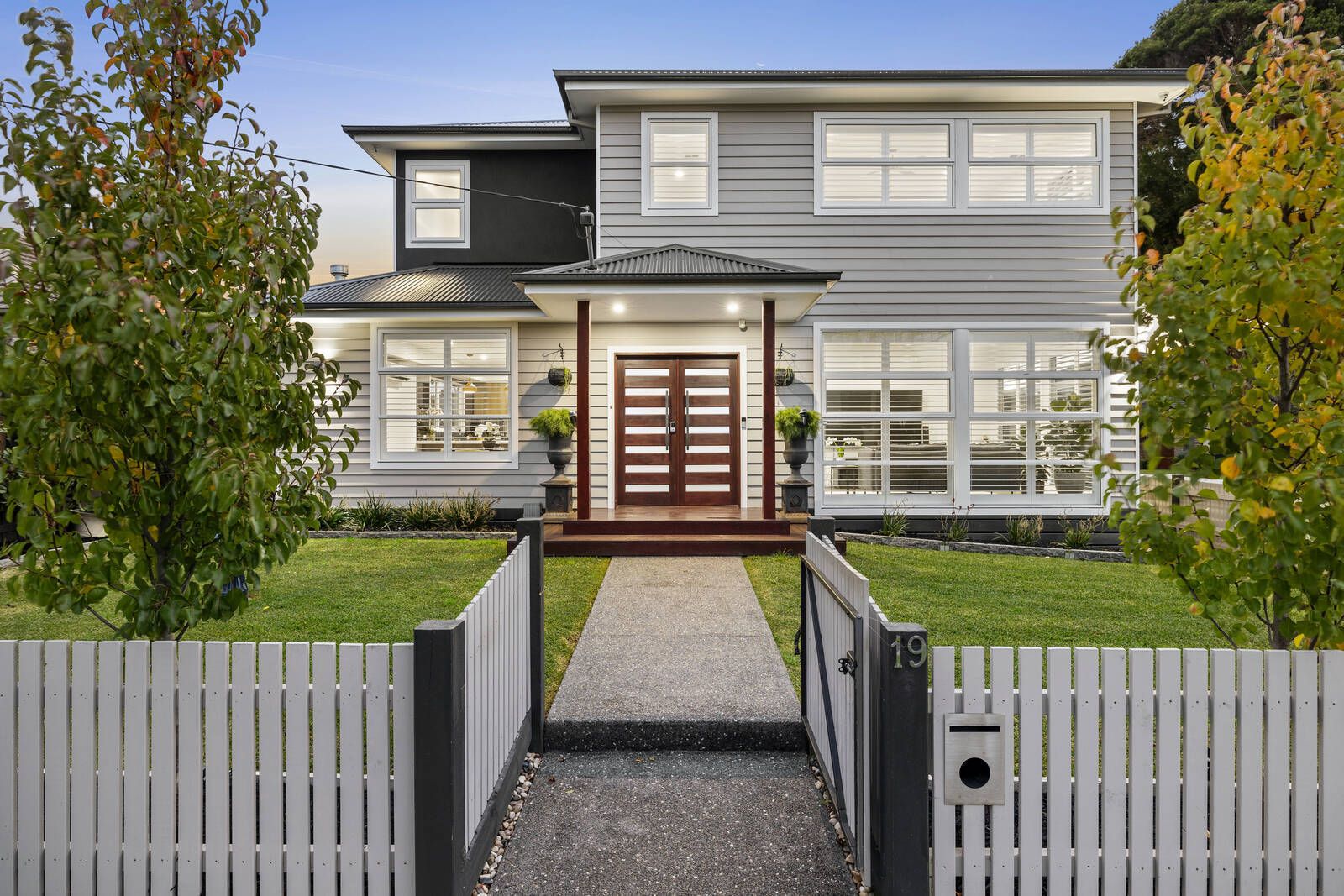 3 bedrooms House in 19 Sumersett Avenue OAKLEIGH SOUTH VIC, 3167