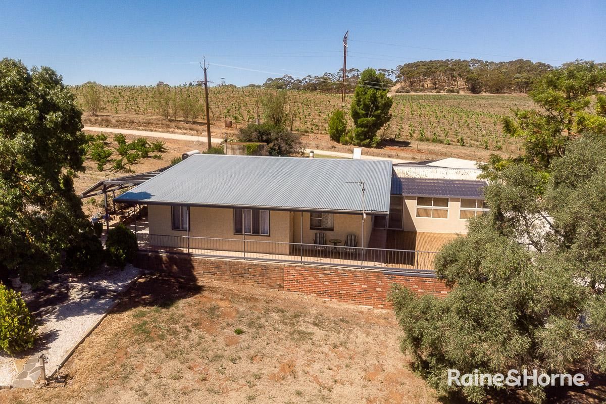 35 Noble Road, Clare SA 5453, Image 0