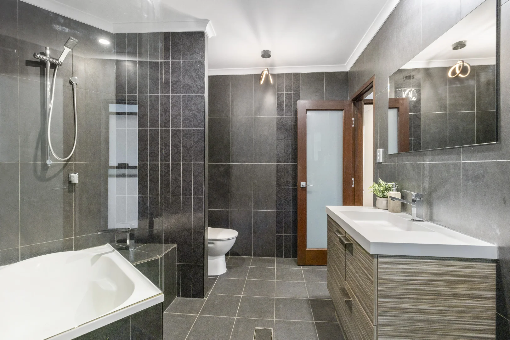 Additional image 8 of 12 Medland Court, Bundall QLD 4217