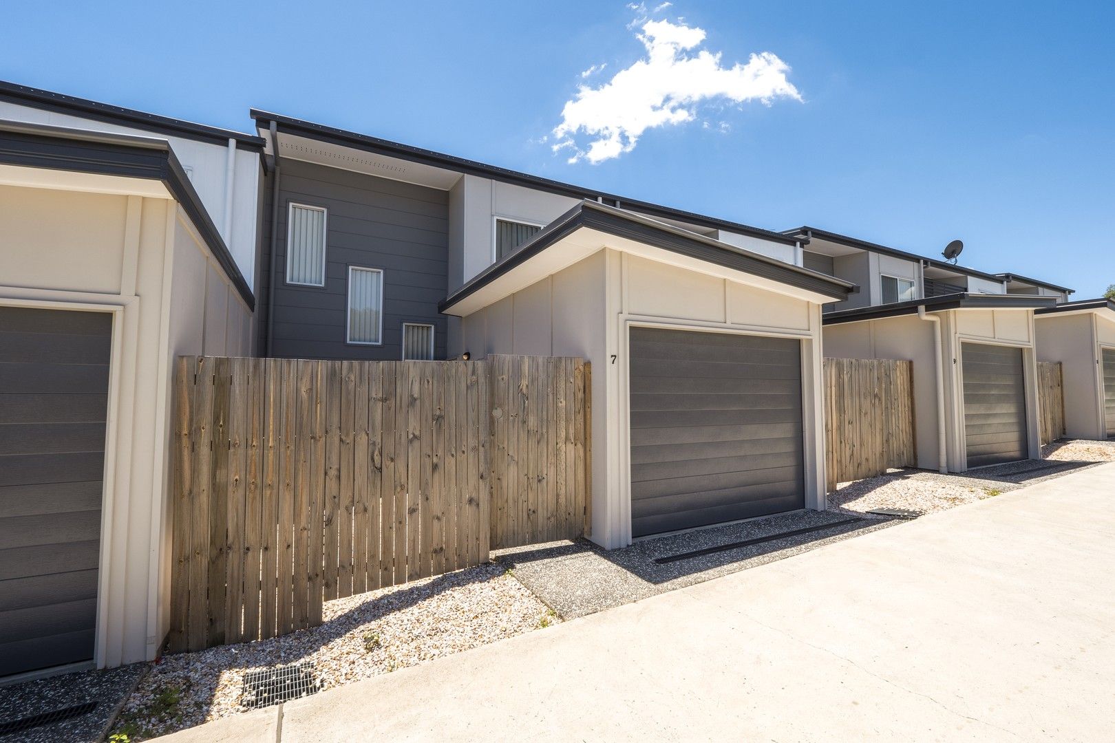 3 bedrooms Townhouse in 11 Ninderry Walk REDBANK PLAINS QLD, 4301