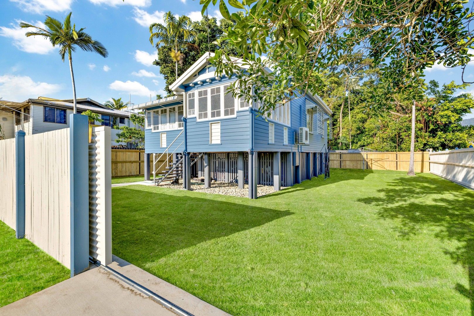 3 bedrooms House in 19 Law Street CAIRNS NORTH QLD, 4870