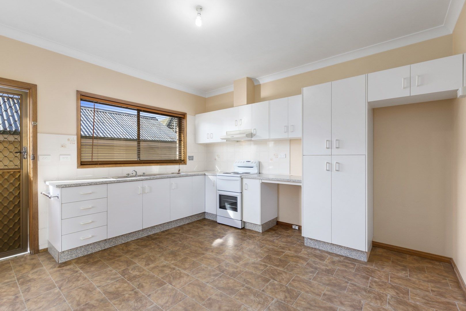 1/46 Balgownie Road, Fairy Meadow NSW 2519, Image 0