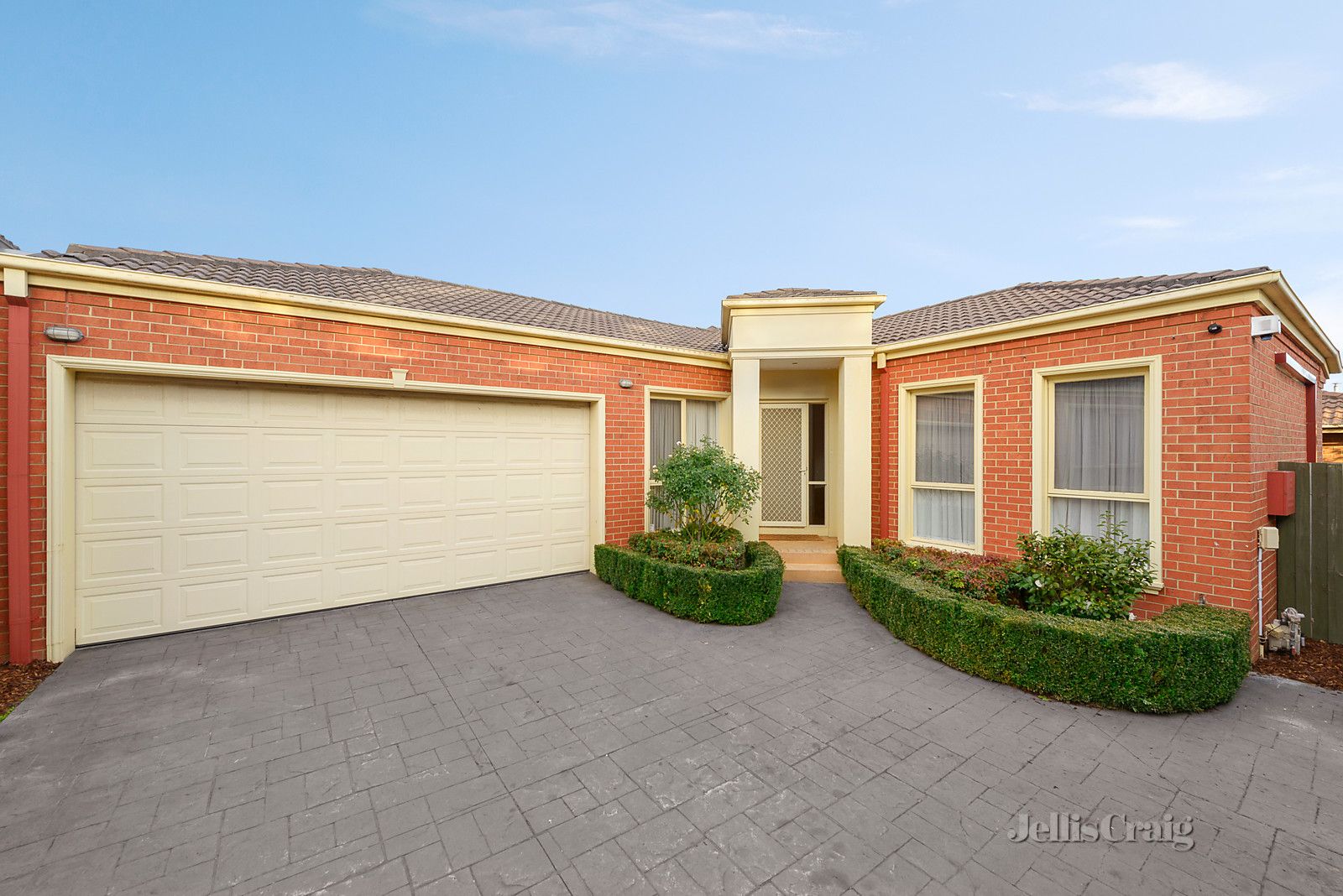 2/2 Pine Way, Doncaster East VIC 3109, Image 0