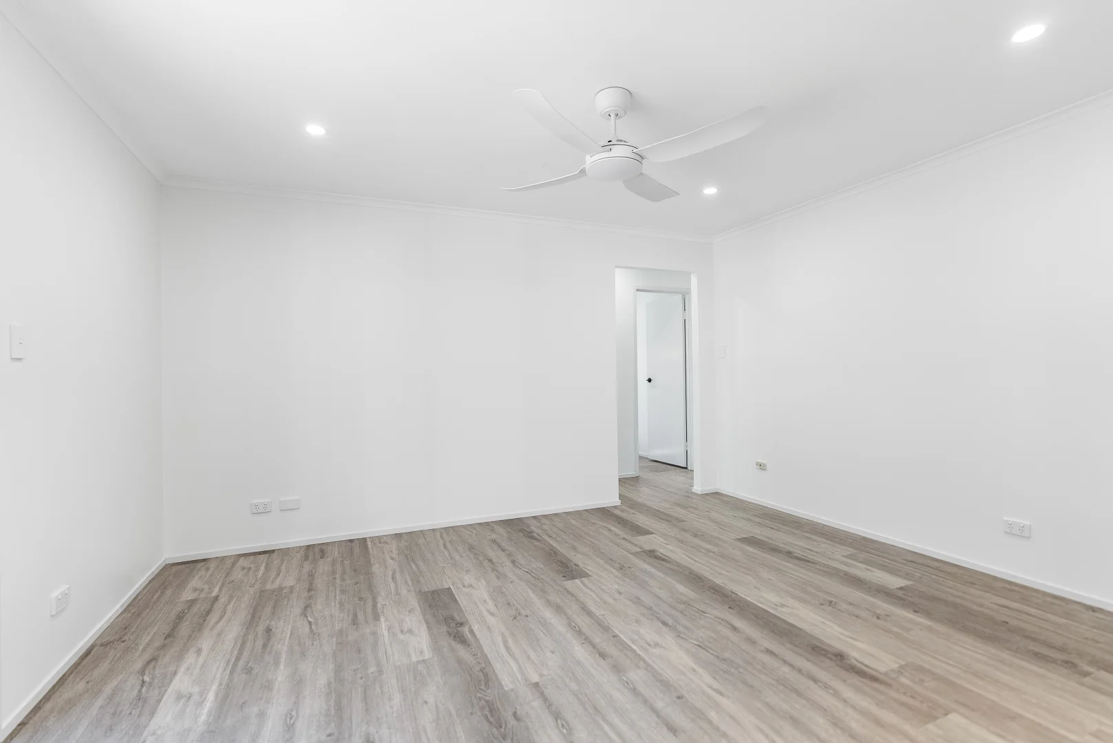 Additional image 5 of 118-120 Eildon Cl, Munruben QLD 4125