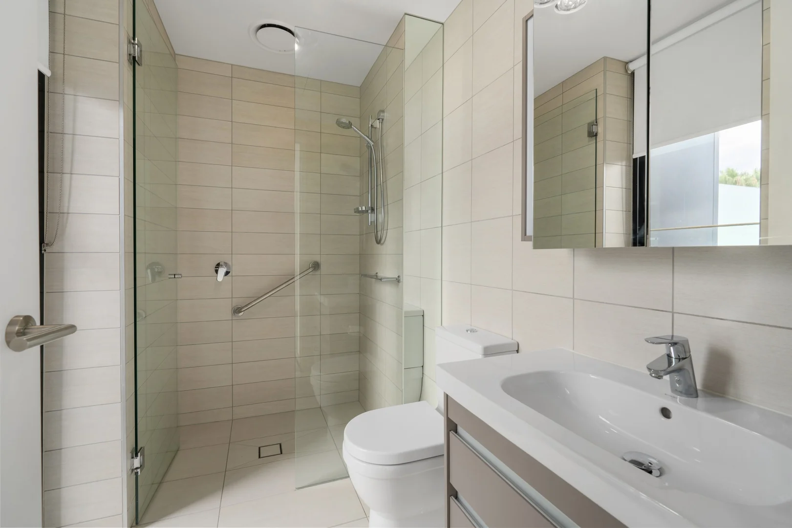 Additional image 9 of 203/40 Beach Street, Port Melbourne VIC 3207