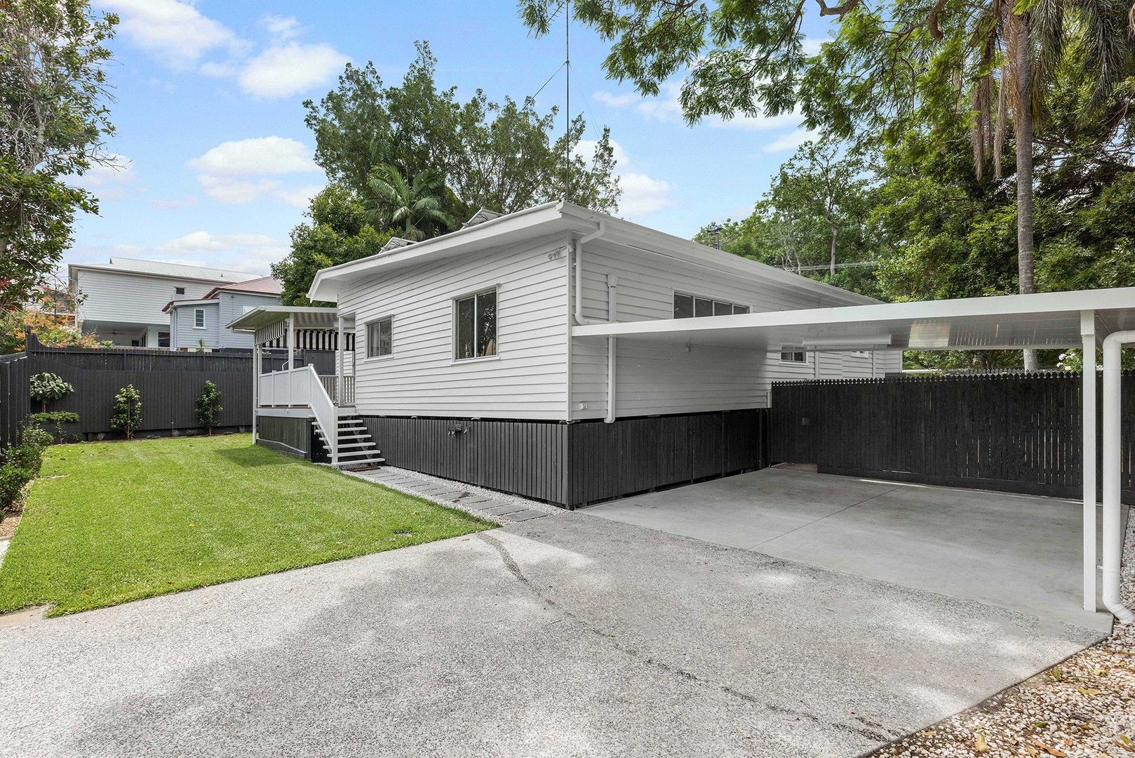 4 bedrooms House in 26 Orchard Street TOOWONG QLD, 4066