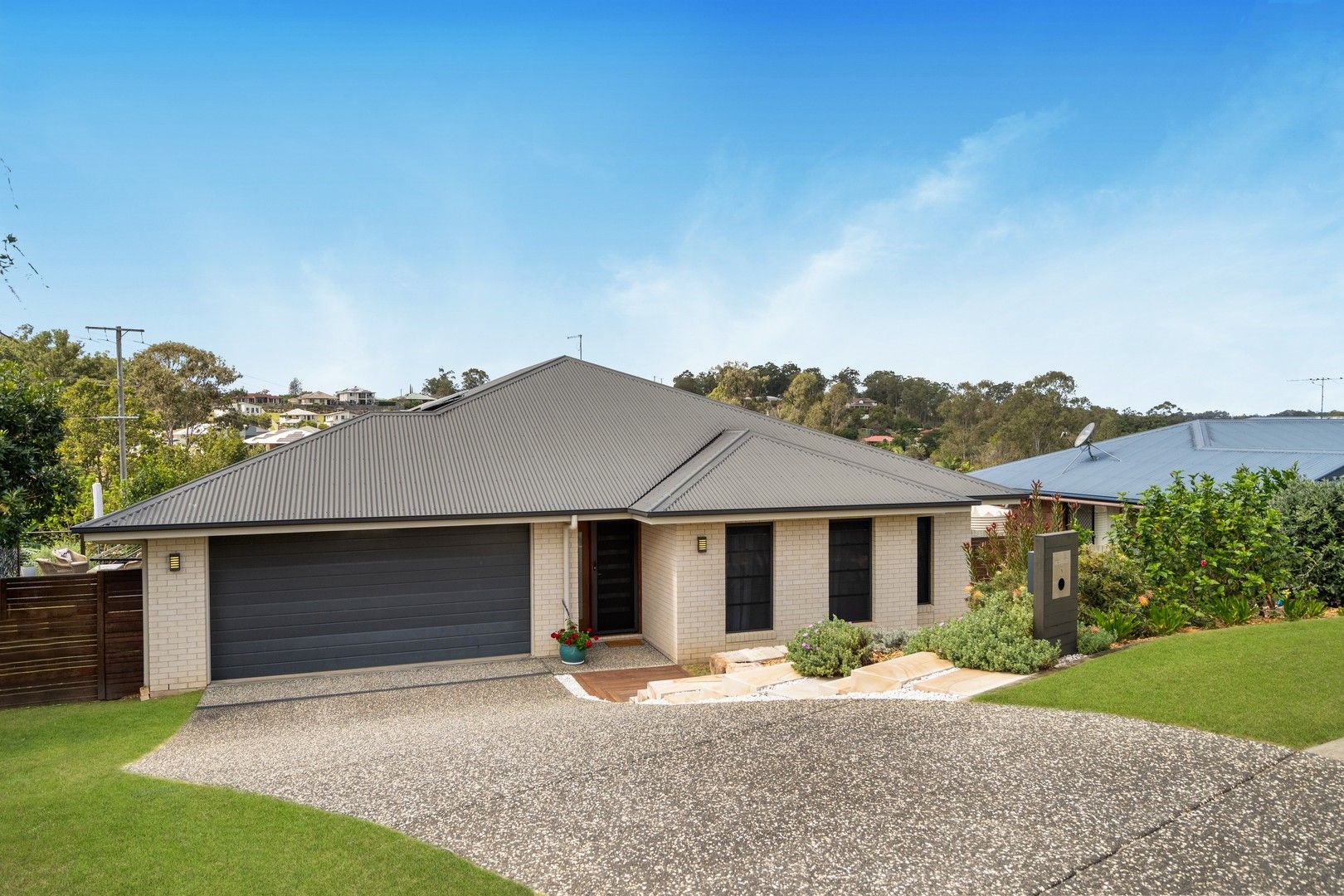 4 bedrooms House in 3 Beattie Court BRASSALL QLD, 4305