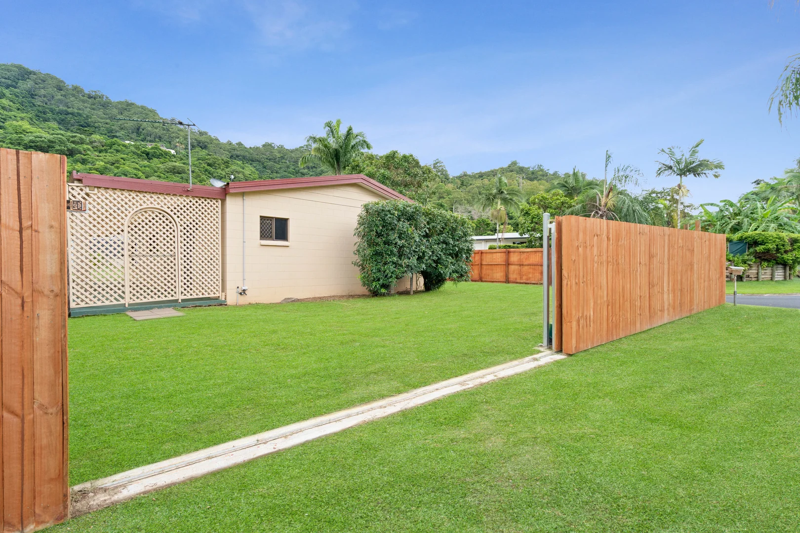 Additional image 12 of 31 McFarlane Drive, Kanimbla QLD 4870