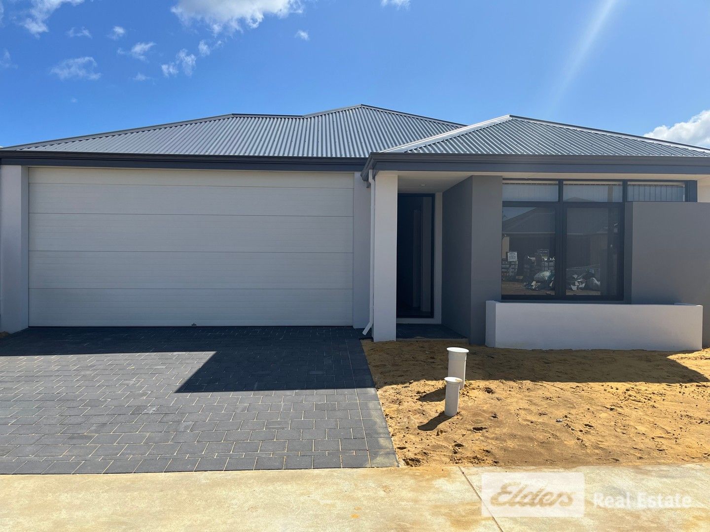 3 bedrooms House in 14 Stonehenge Drive BALDIVIS WA, 6171