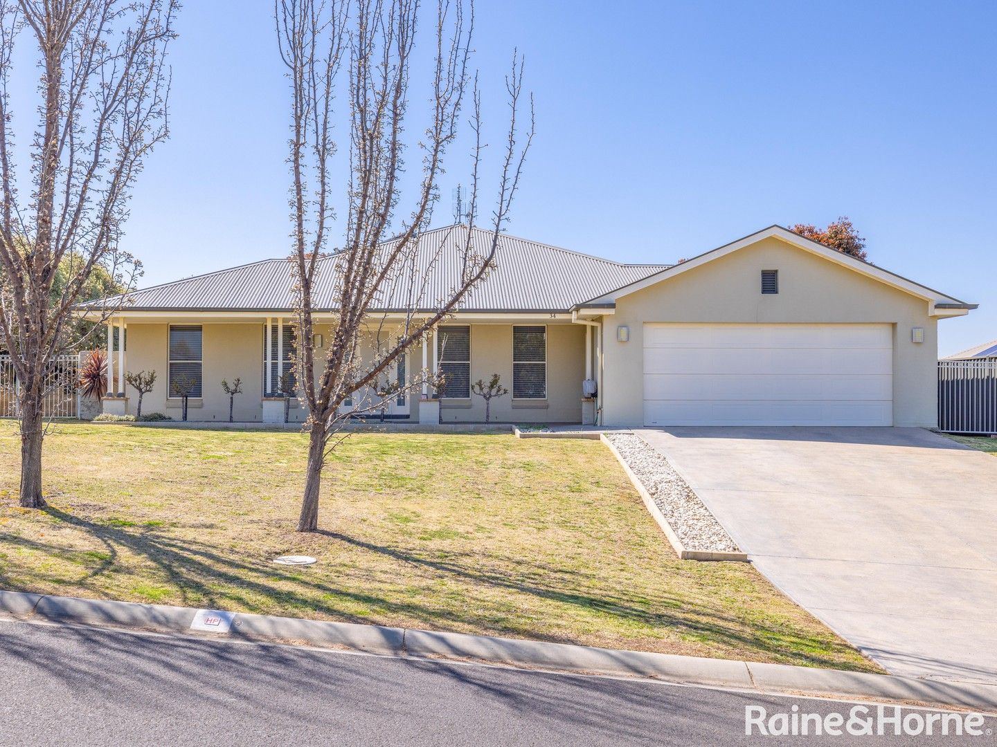 4 bedrooms House in 34 Jarrah Court KELSO NSW, 2795