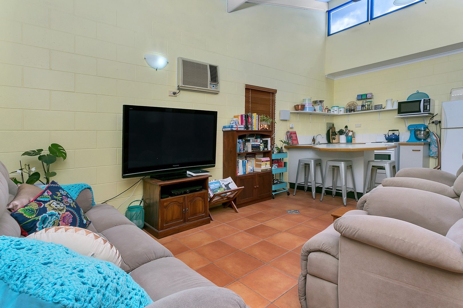 2/27 Brooks Street, Whitfield QLD 4870, Image 2