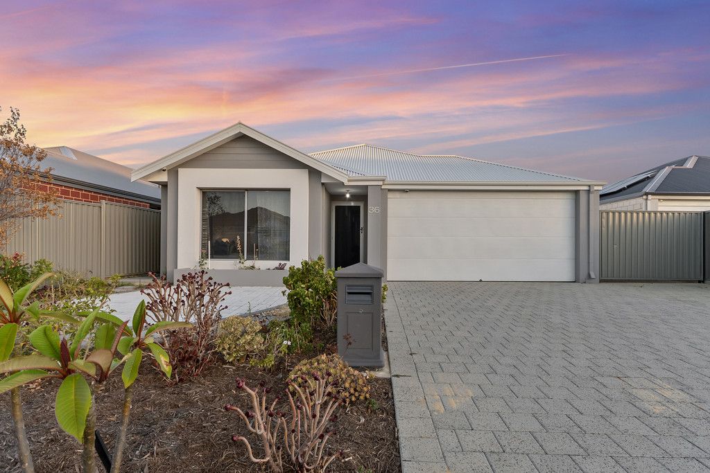 4 bedrooms House in 36 Longnor Parkway ALKIMOS WA, 6038