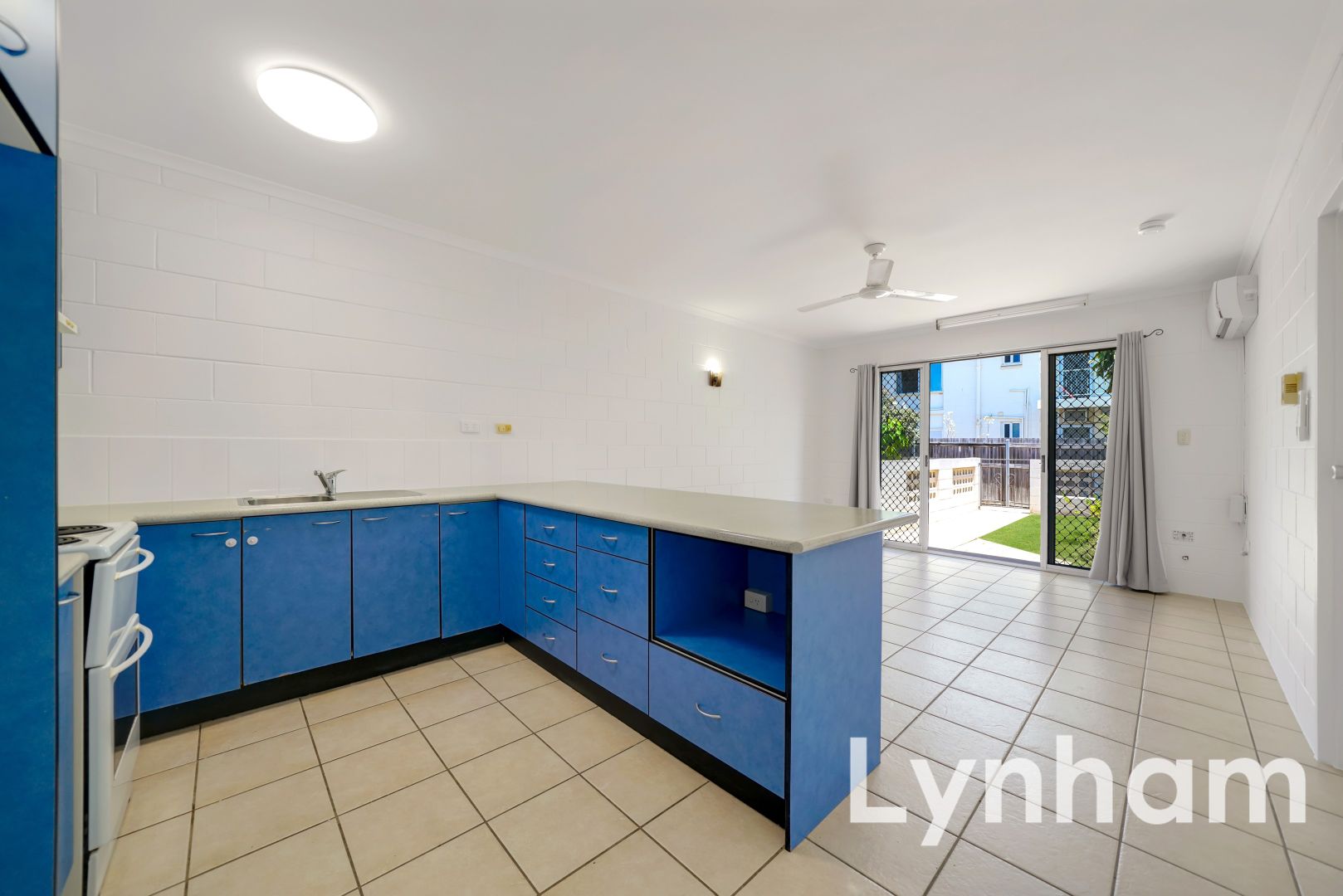 2/135 Eyre Street, North Ward QLD 4810, Image 1