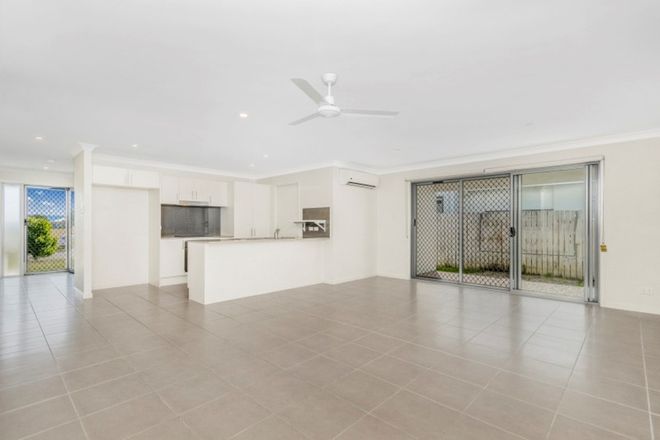 Picture of 1/14 Whitehaven Way, MOUNT LOW QLD 4818