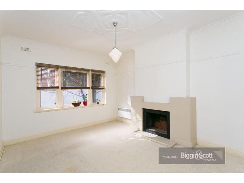 1/25-27 Clarke Street, Elwood VIC 3184, Image 2