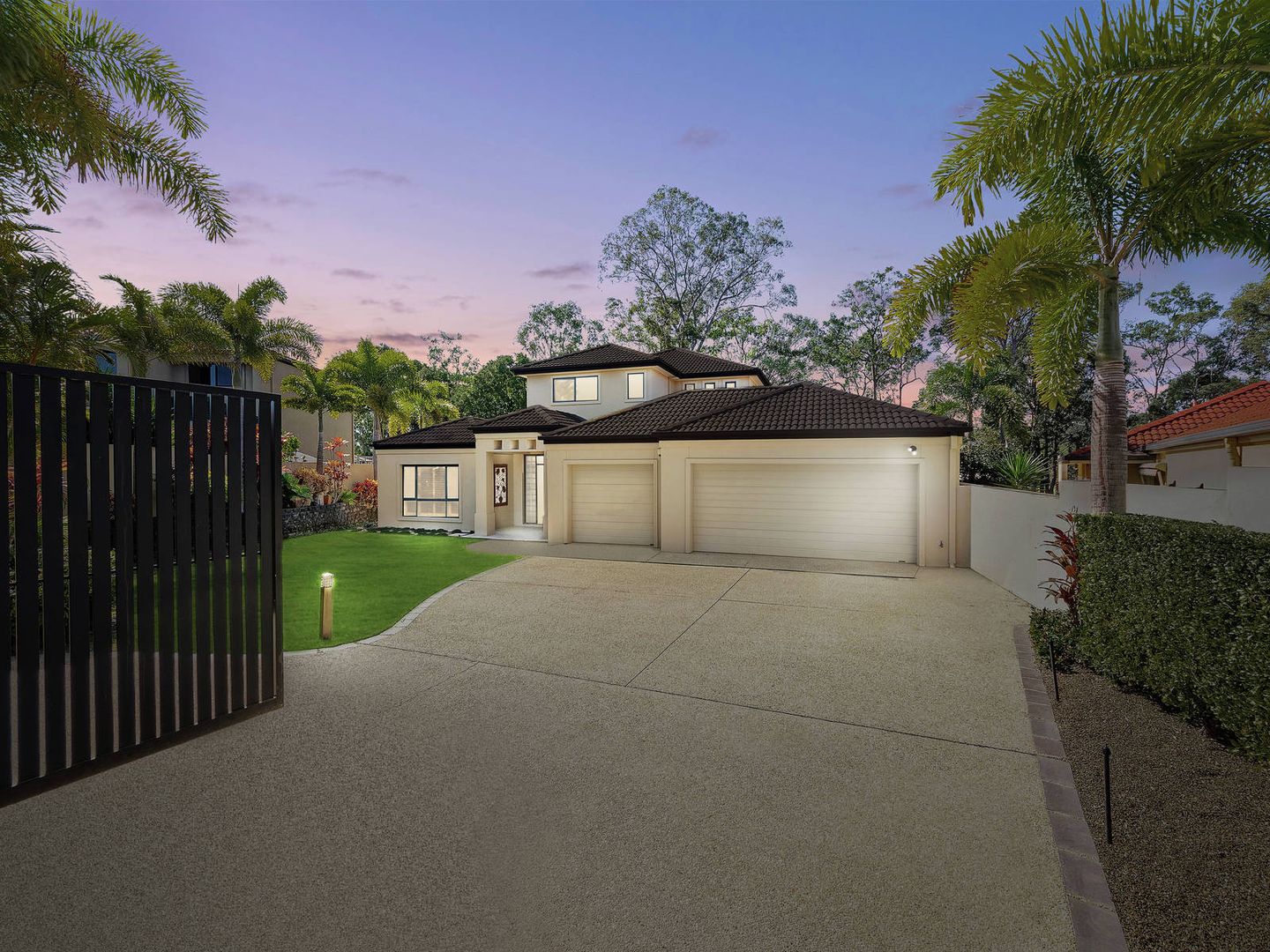 16 Torquay Place, Arundel QLD 4214, Image 1