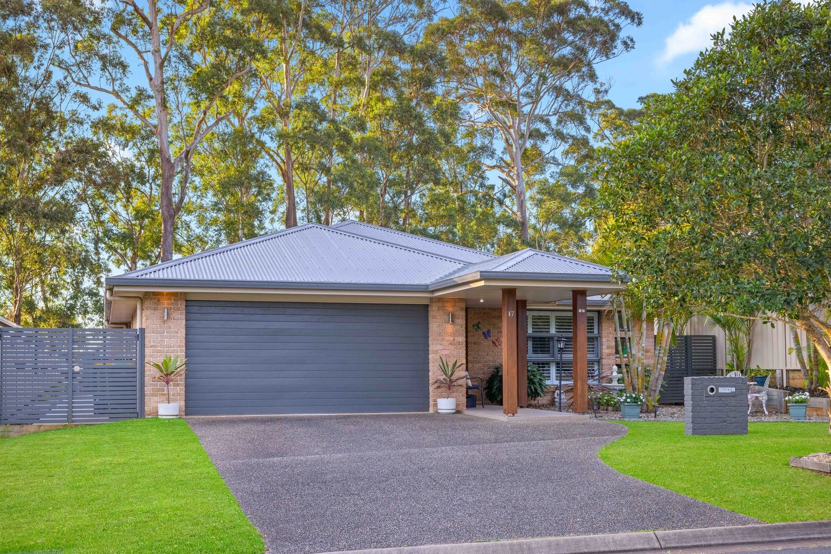 4 bedrooms House in 17 Monarch Circuit PORT MACQUARIE NSW, 2444