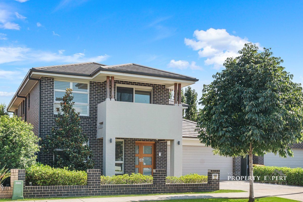 5 bedrooms House in 186 Elara Boulevard MARSDEN PARK NSW, 2765