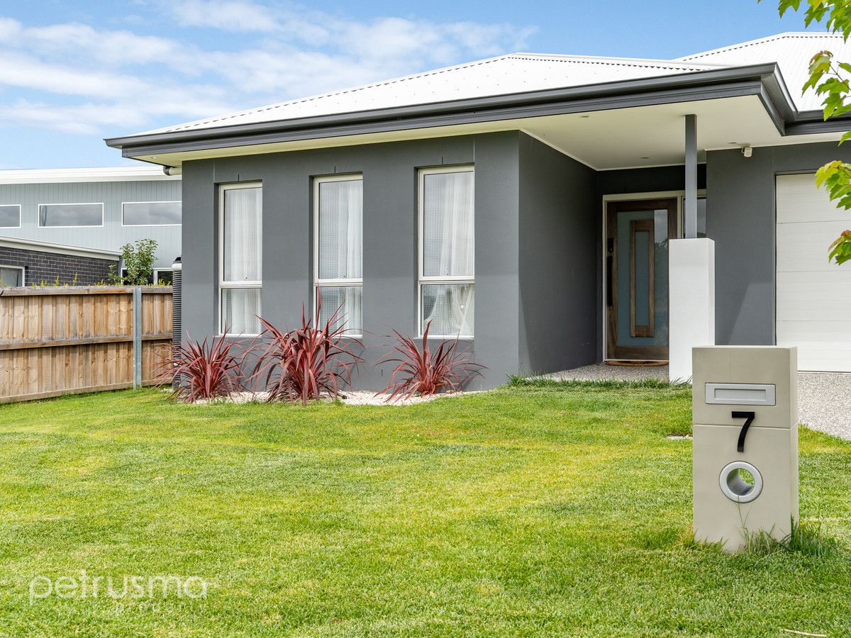 7 Dowding Crescent, New Town TAS 7008, Image 1