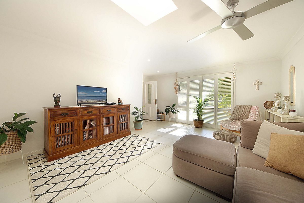 4/12 Landau Court, Miami QLD 4220, Image 2