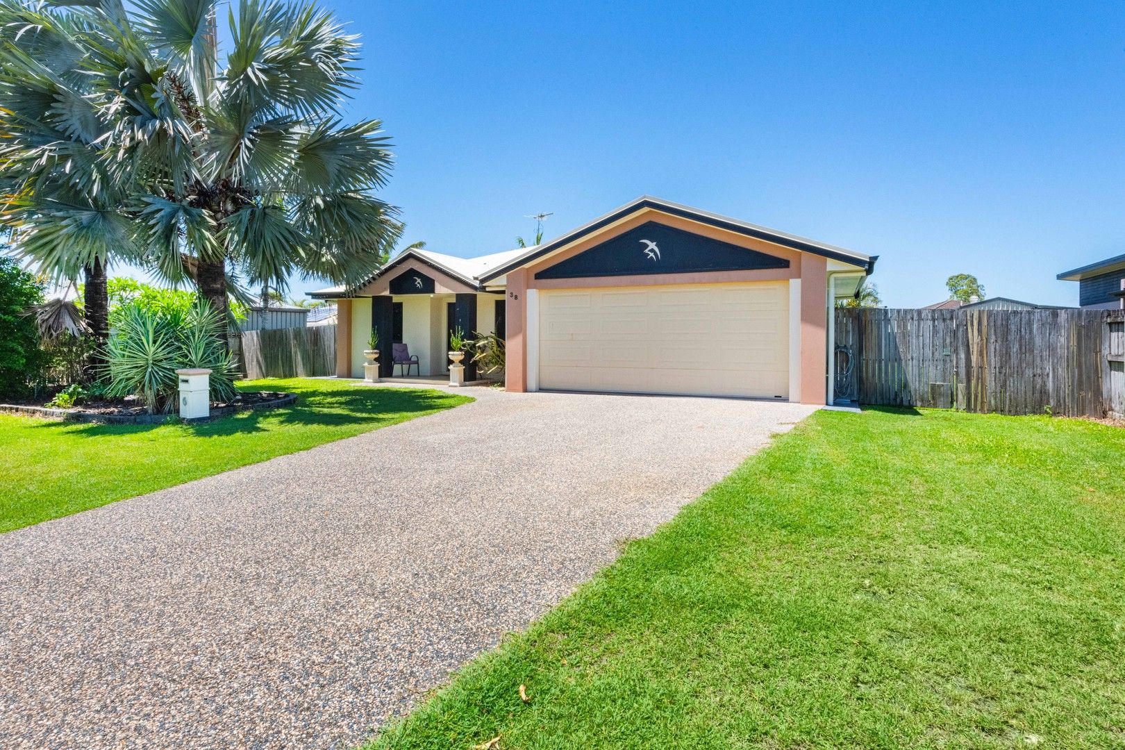 4 bedrooms House in 38 Blackmur Street MARIAN QLD, 4753
