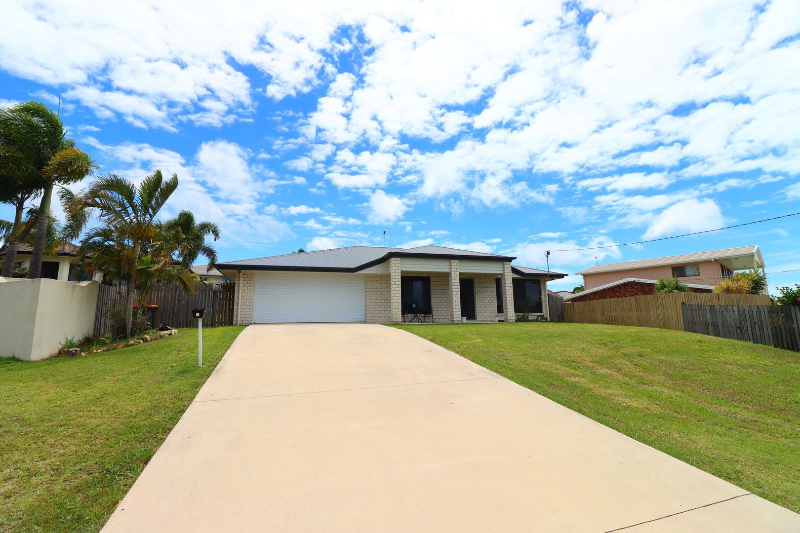 4 bedrooms House in 4 Romeck Cres URRAWEEN QLD, 4655