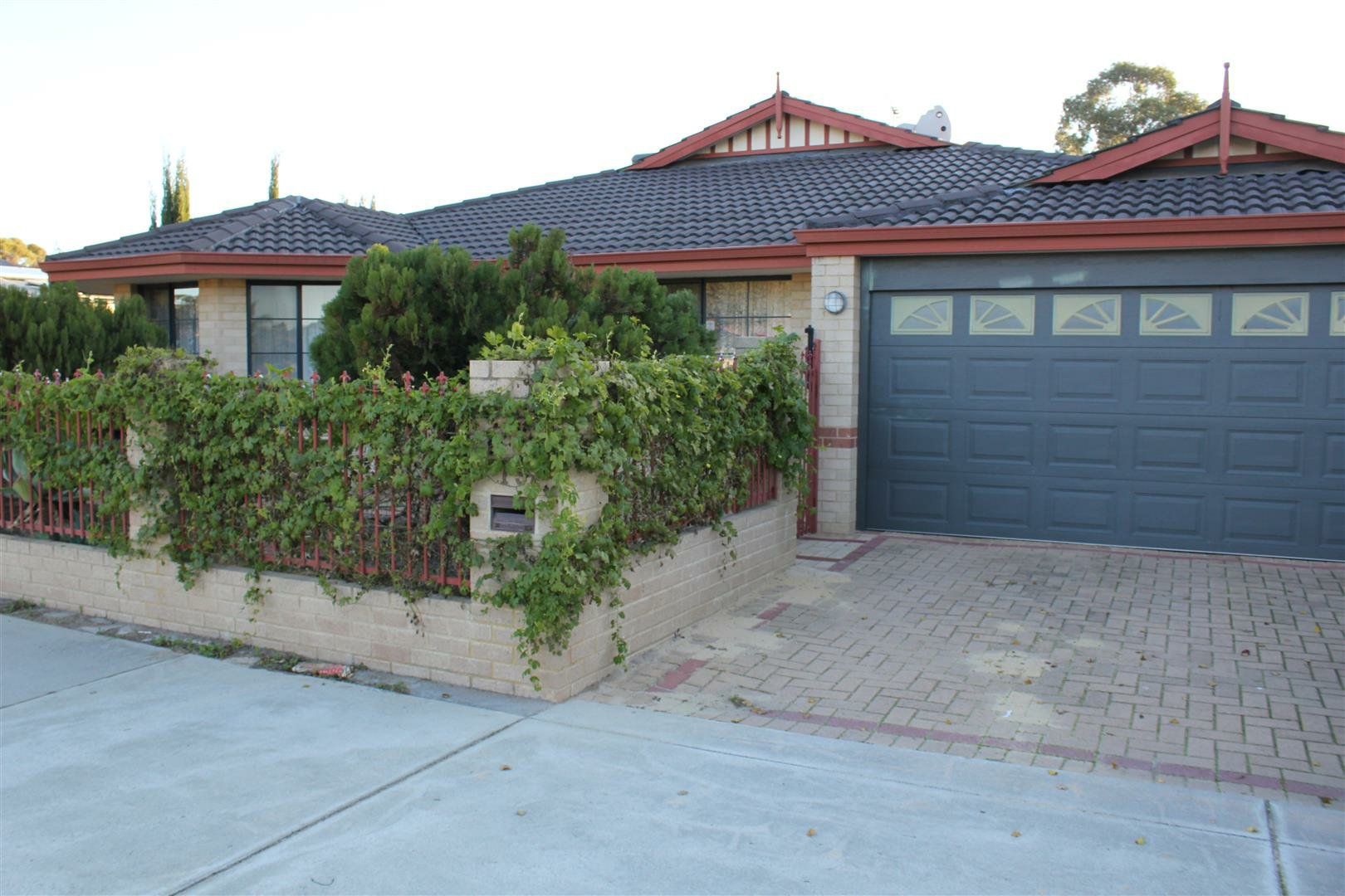 79 Fifth Ave, Rossmoyne WA 6148 House For Rent Domain