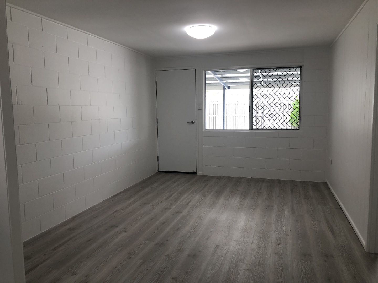 2/10 Cumberland Avenue, Slade Point QLD 4740 Apartment For Rent