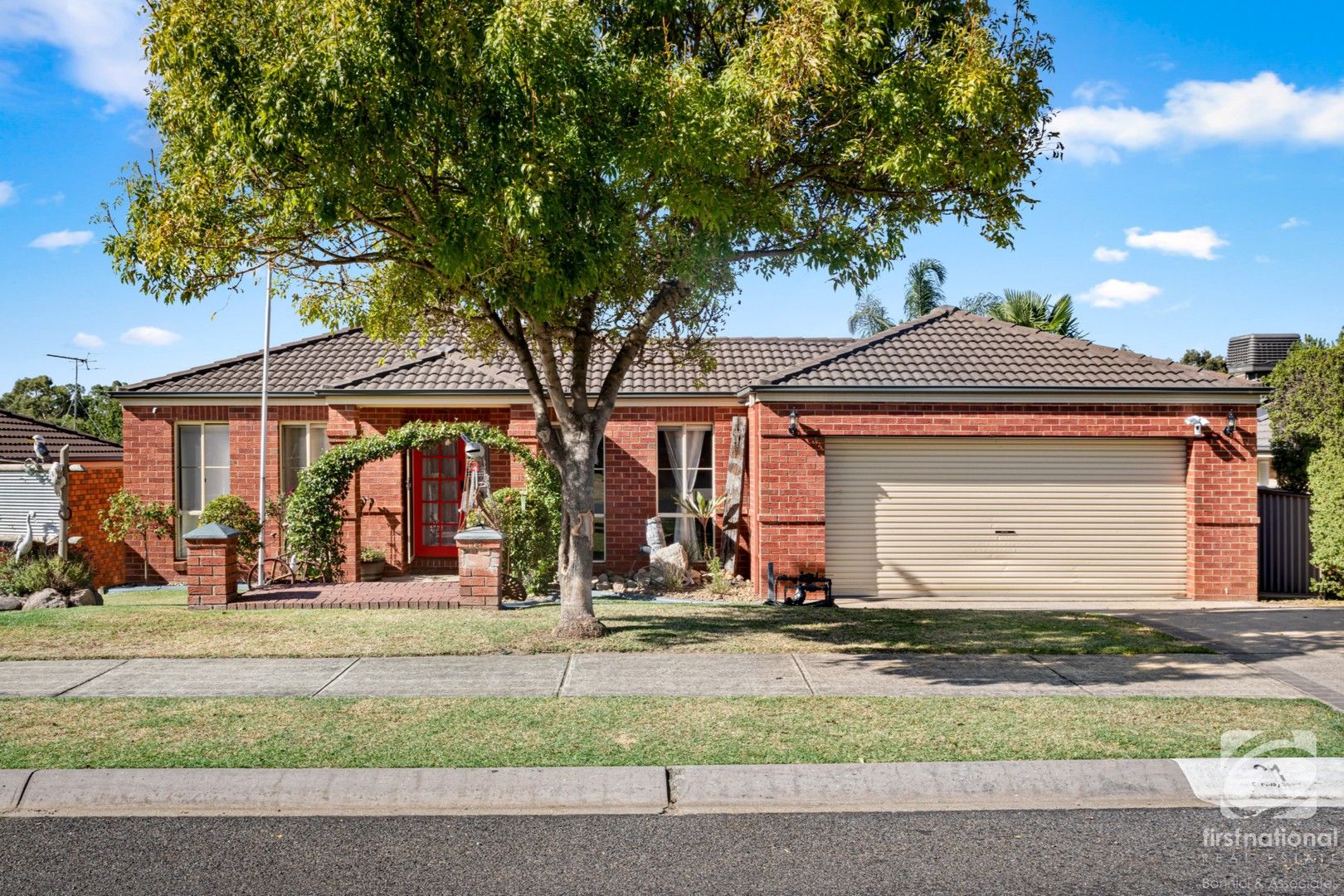 3 bedrooms House in 21 Caraway Street BARANDUDA VIC, 3691