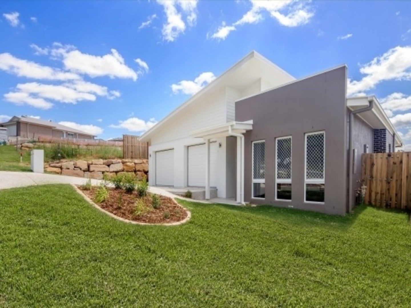3 bedrooms Apartment / Unit / Flat in 1/5 Catchlove Crescent AUGUSTINE HEIGHTS QLD, 4300
