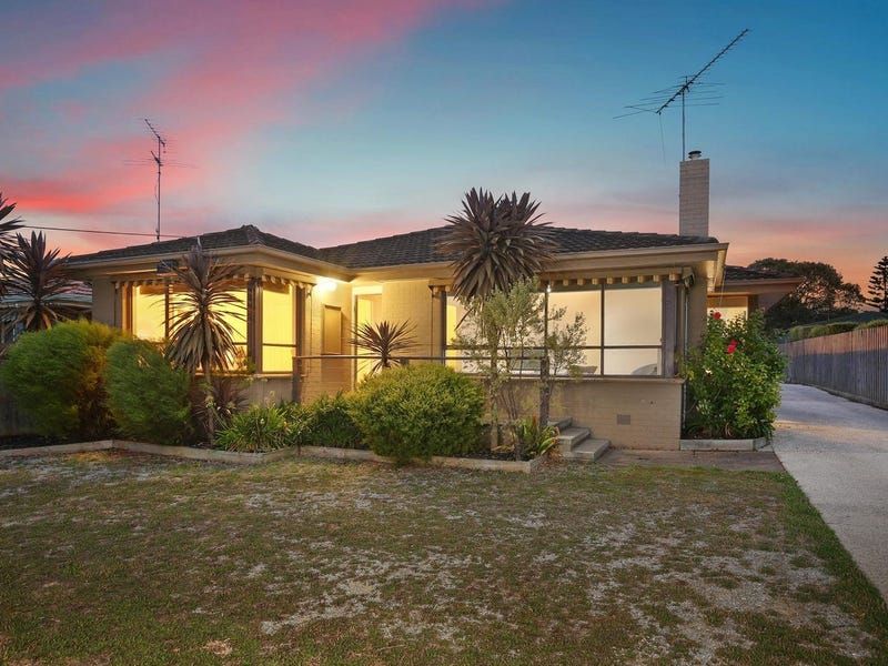 3 bedrooms Townhouse in 1A/14 Rimbool Road GROVEDALE VIC, 3216