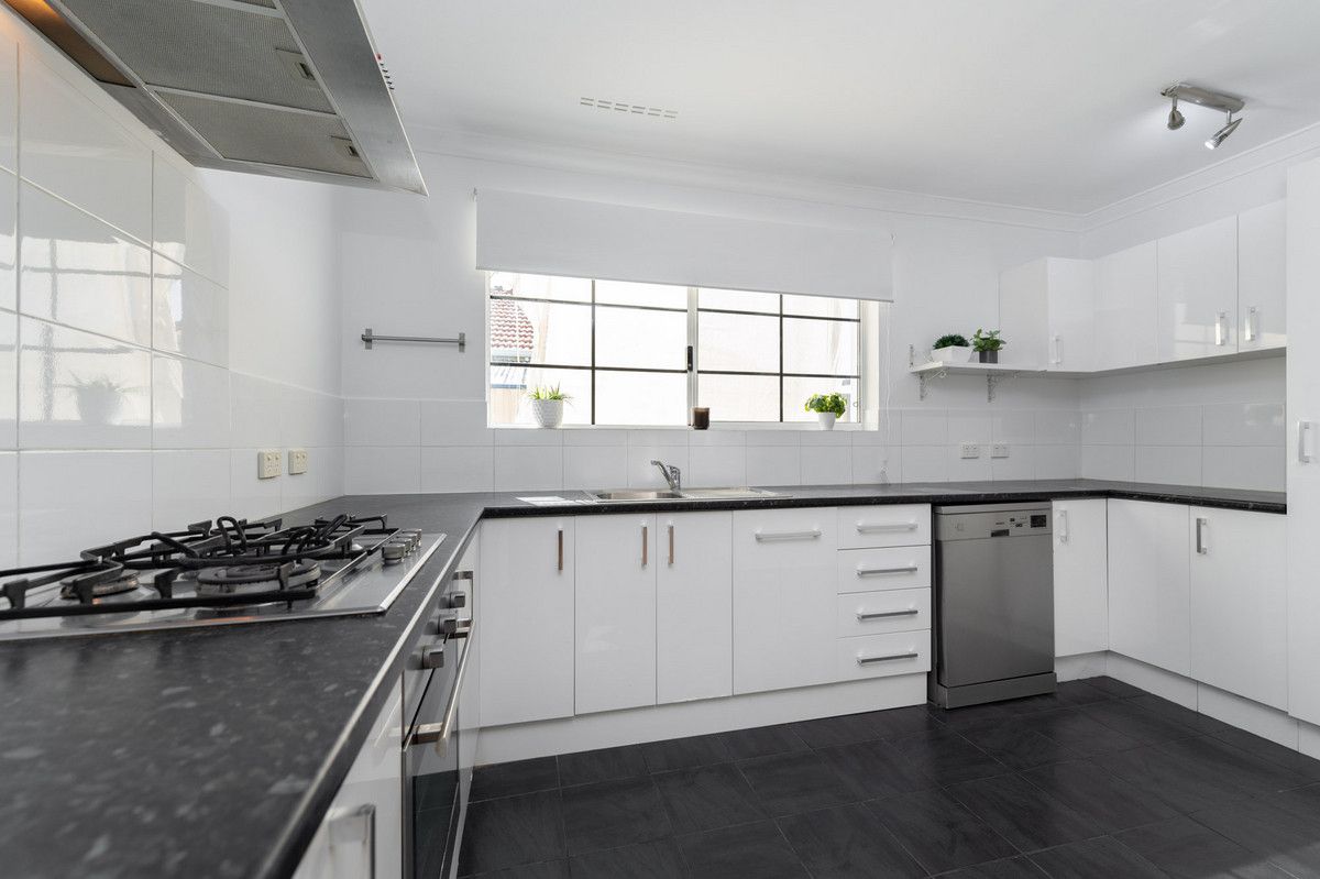3 bedrooms Villa in 12A Ninth Avenue MAYLANDS WA, 6051