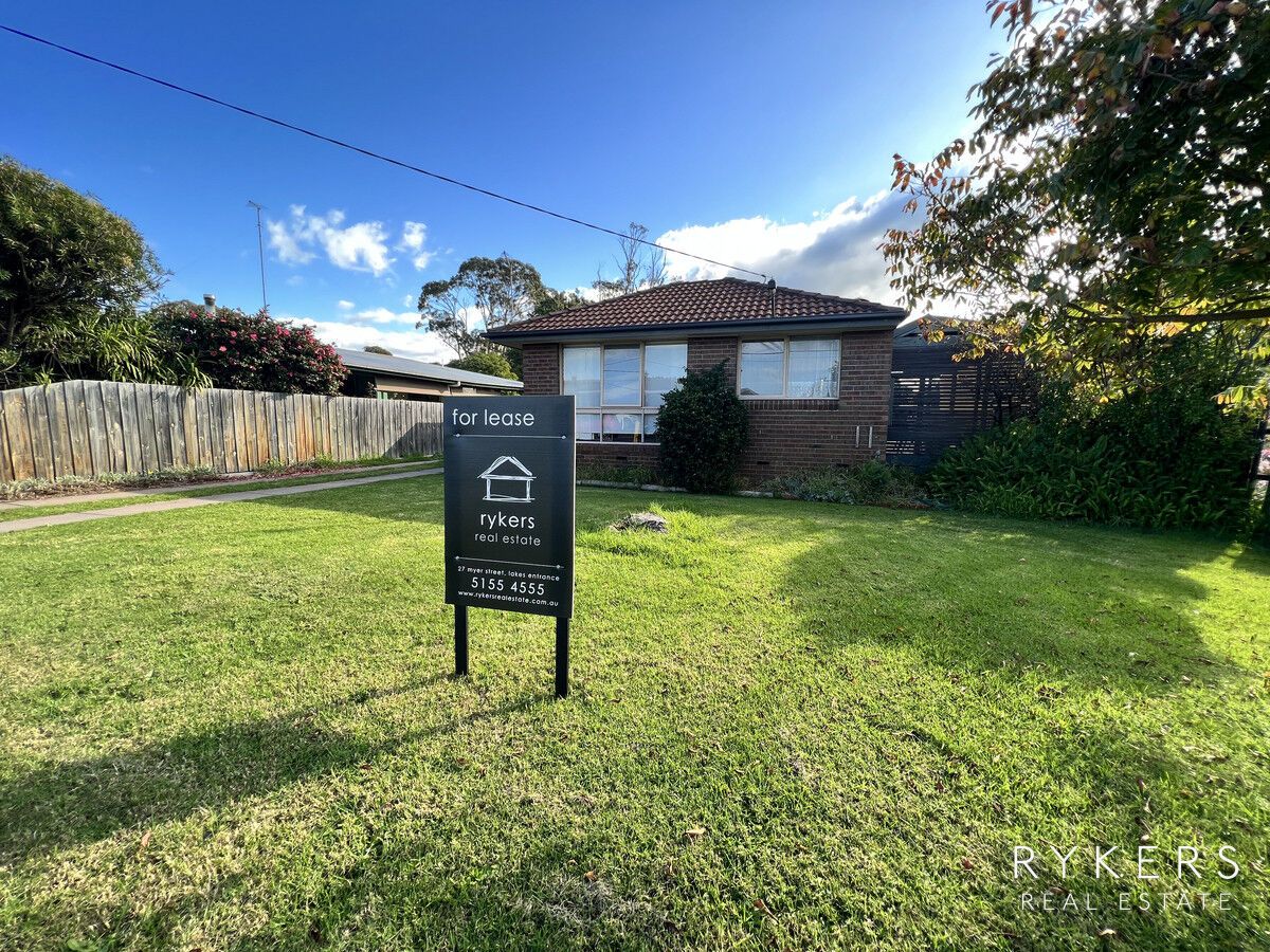 29 Jemmeson Street, Lakes Entrance VIC 3909 House For Rent 450