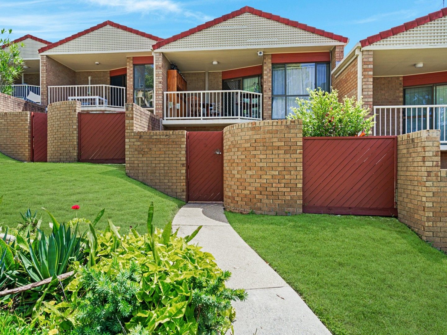 3 bedrooms Townhouse in 3/1A McLeod Street HIGHLAND PARK QLD, 4211