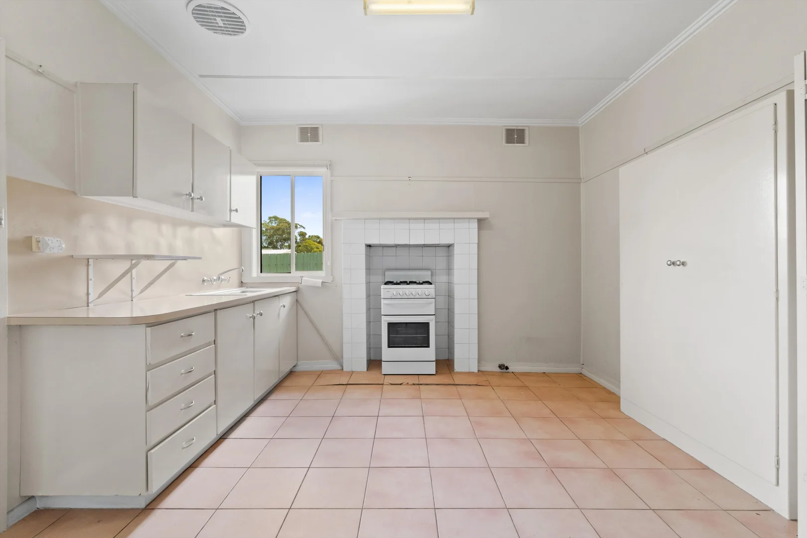 Additional image 3 of 10 Clark Street, Heyfield VIC 3858