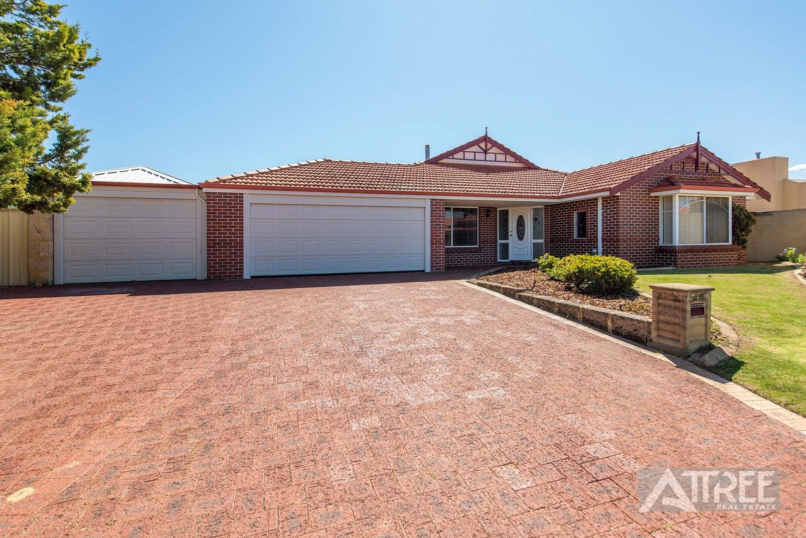 27 Illawarra Crescent, Canning Vale WA 6155, Image 0