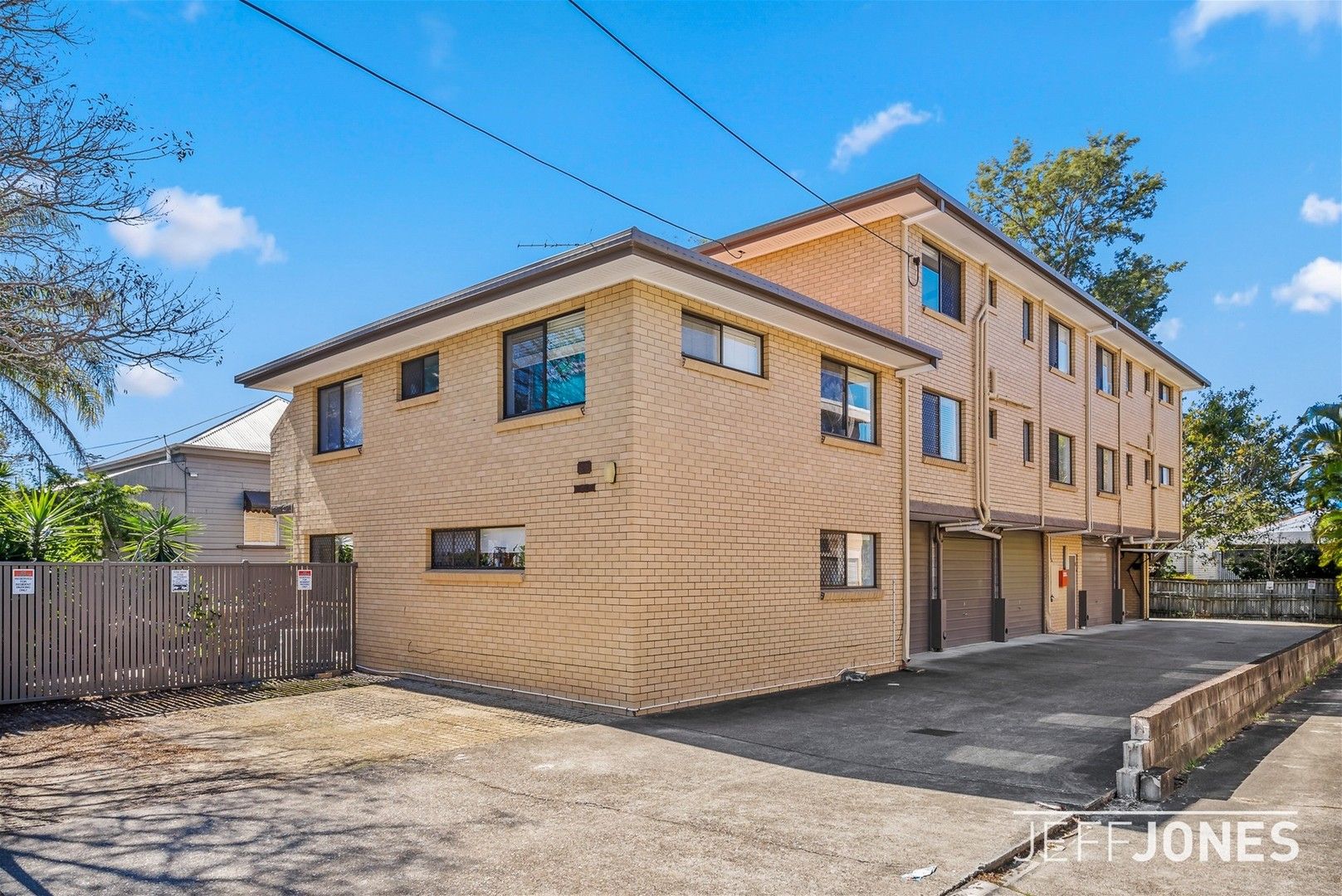 2 bedrooms Apartment / Unit / Flat in 2/58 Earl Street GREENSLOPES QLD, 4120