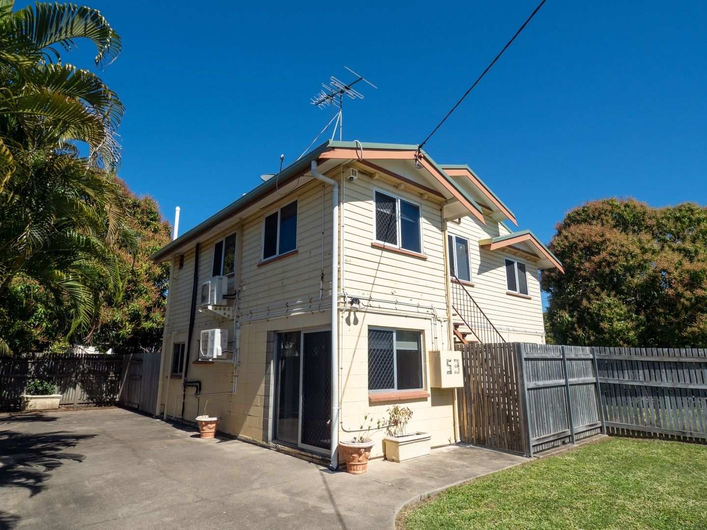2 bedrooms Duplex in 2/53 Goodwin Street CURRAJONG QLD, 4812