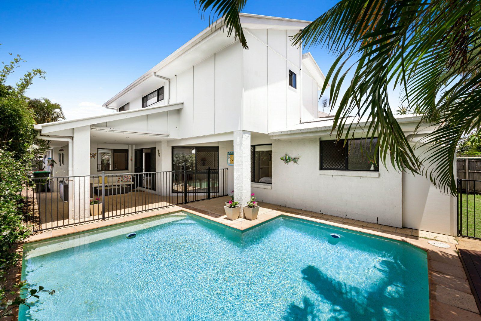 5 bedrooms House in 5 Pampling Place TWIN WATERS QLD, 4564