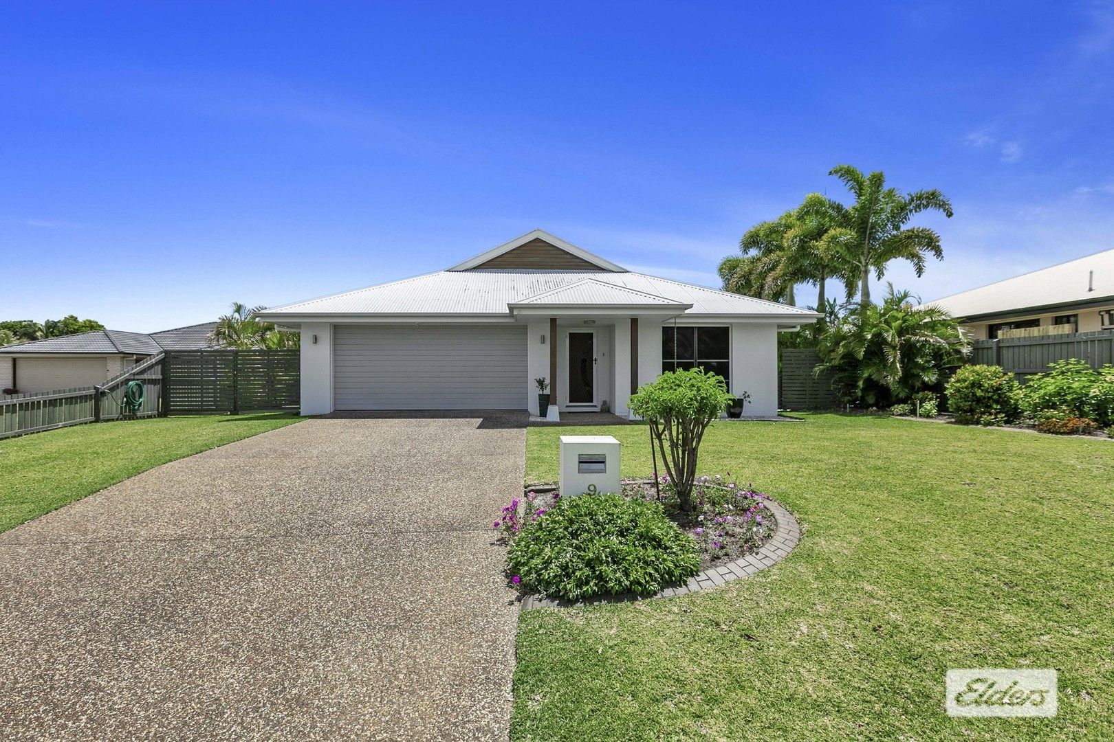 3 bedrooms House in 9 Krista Court BURRUM HEADS QLD, 4659