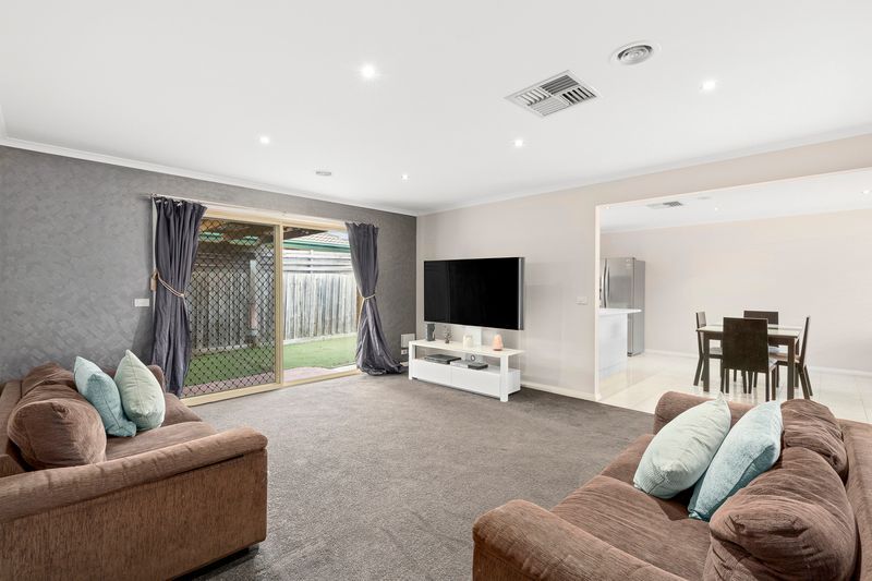 2/36 Highlands Avenue, Airport West VIC 3042, Image 2