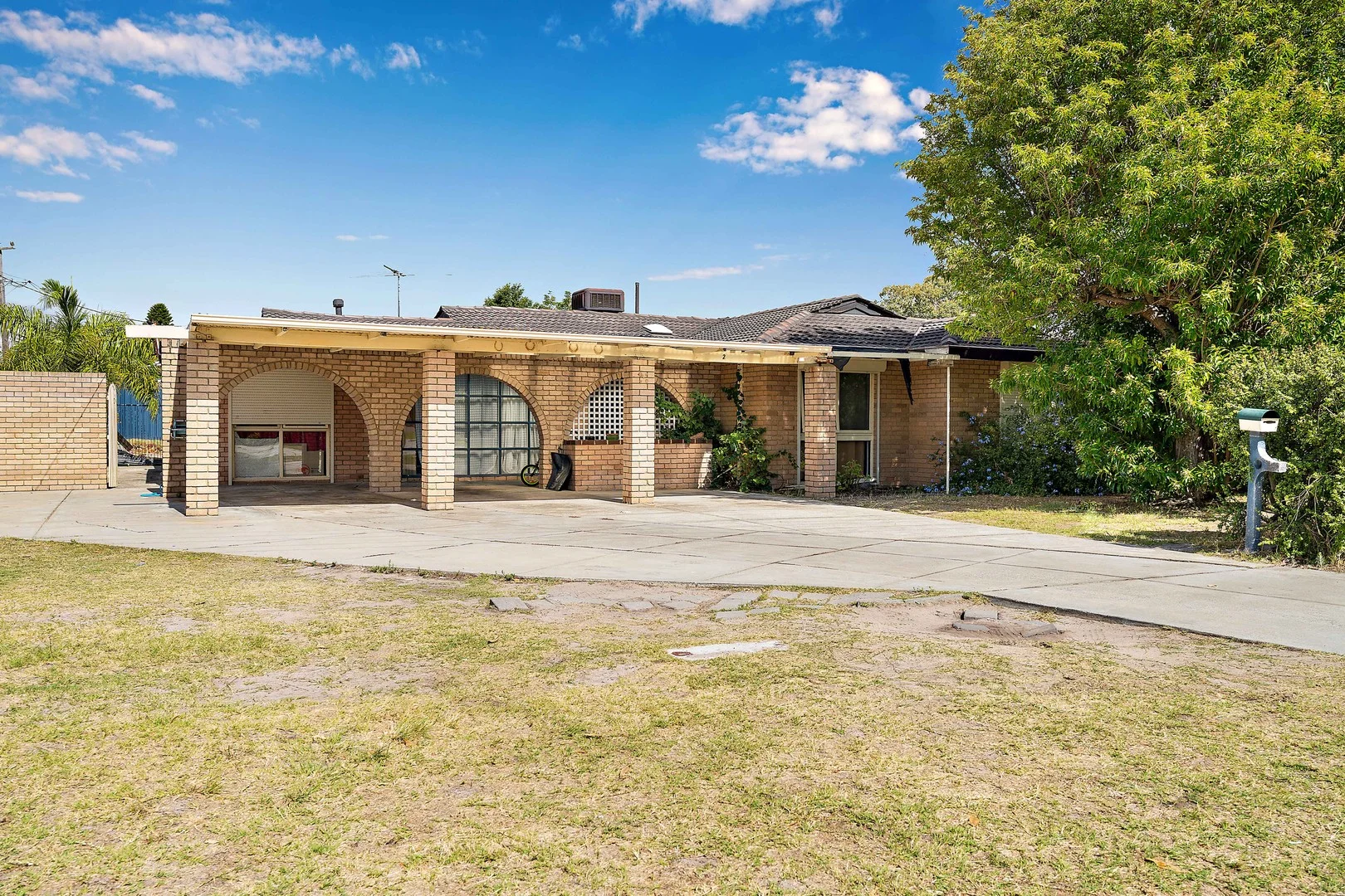 2 Romney Way, Parkwood WA 6147