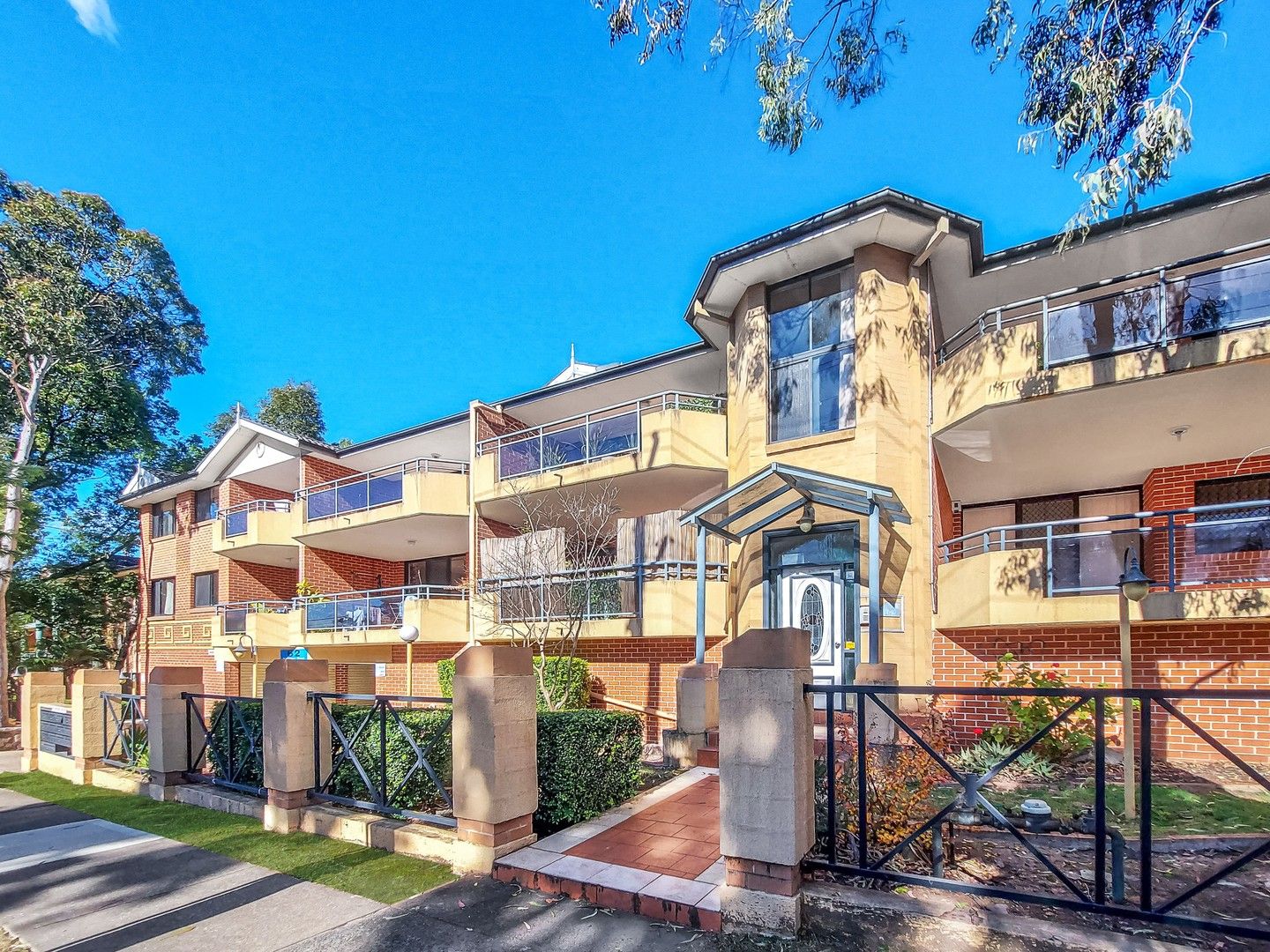 2 bedrooms Apartment / Unit / Flat in 8/62 Fullagar Road WENTWORTHVILLE NSW, 2145