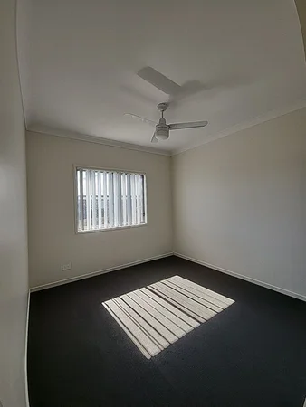 Additional image 5 of 2/11 Bulloo Street, Glenvale QLD 4350