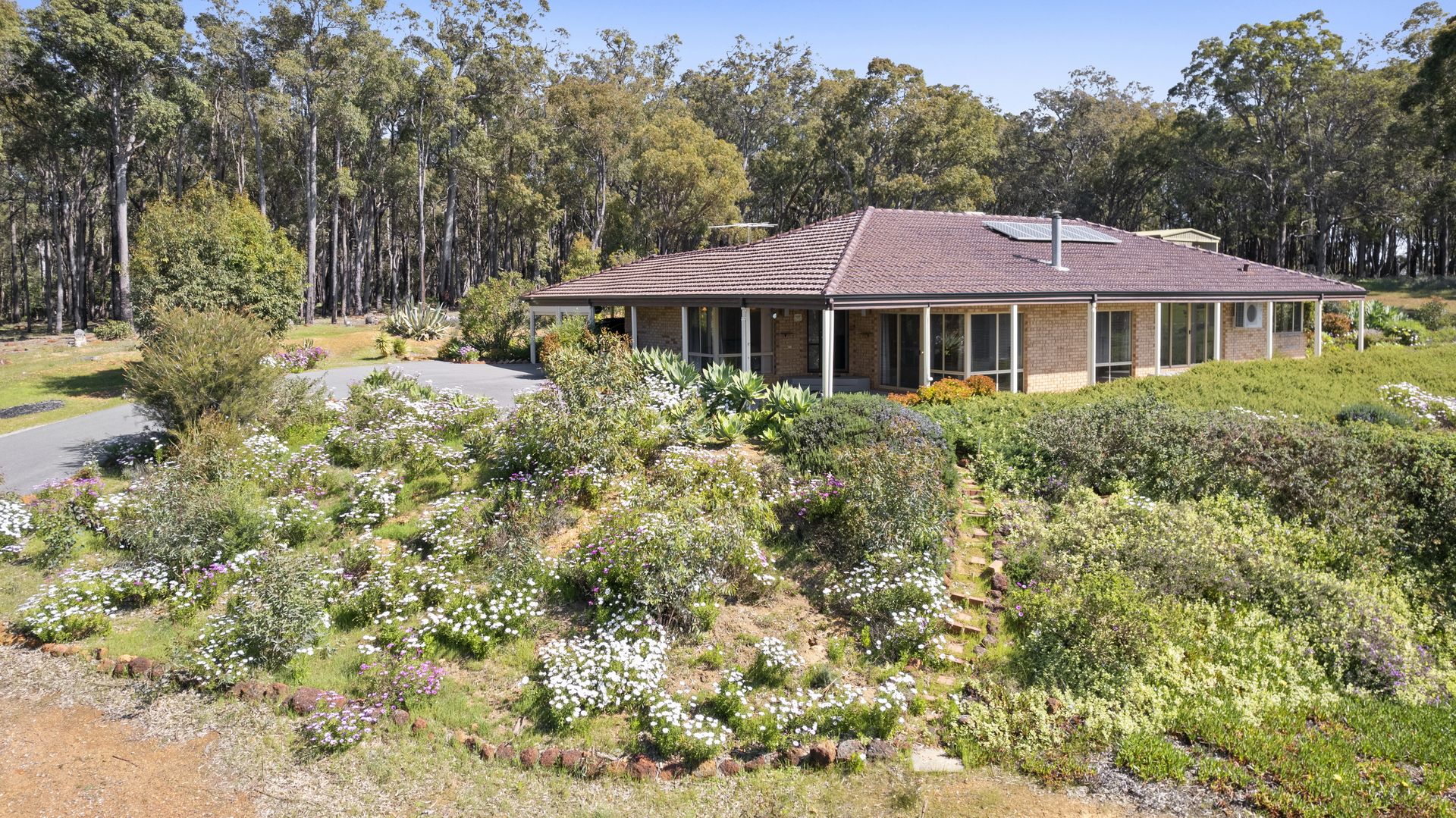 67 Jarrahglen Rise, Jarrahdale WA 6124, Image 2